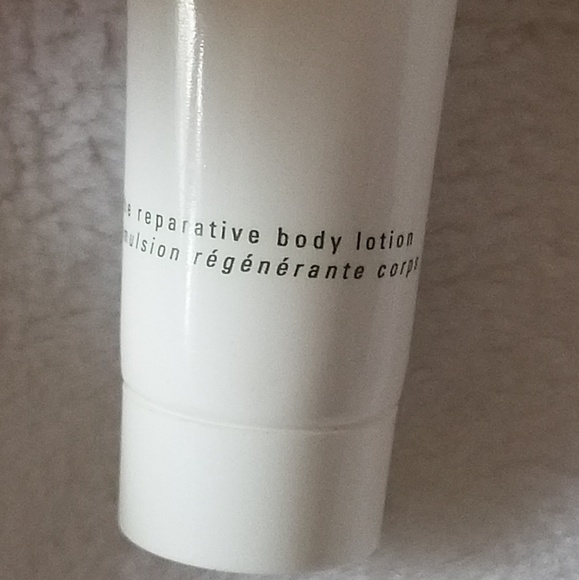 NWOB LA MER REPARATIVE BODY LOTION - Picture 5 of 8